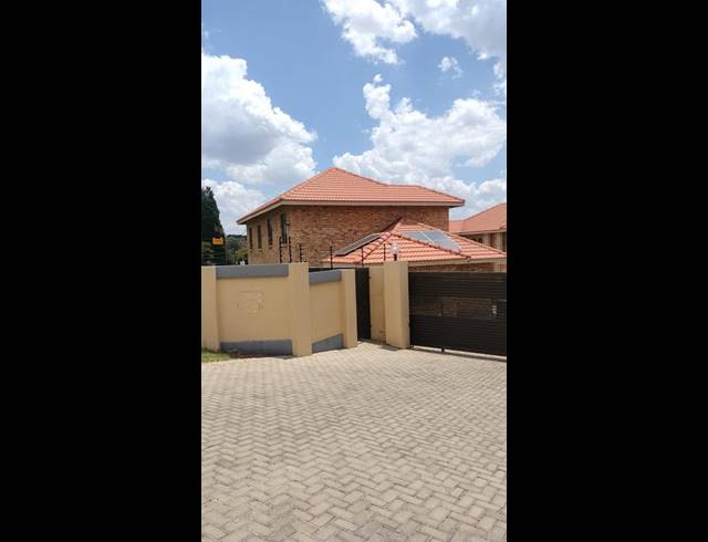 2 BEDROOM CLUSTER FOR SALE IN ELANDSHAVEN